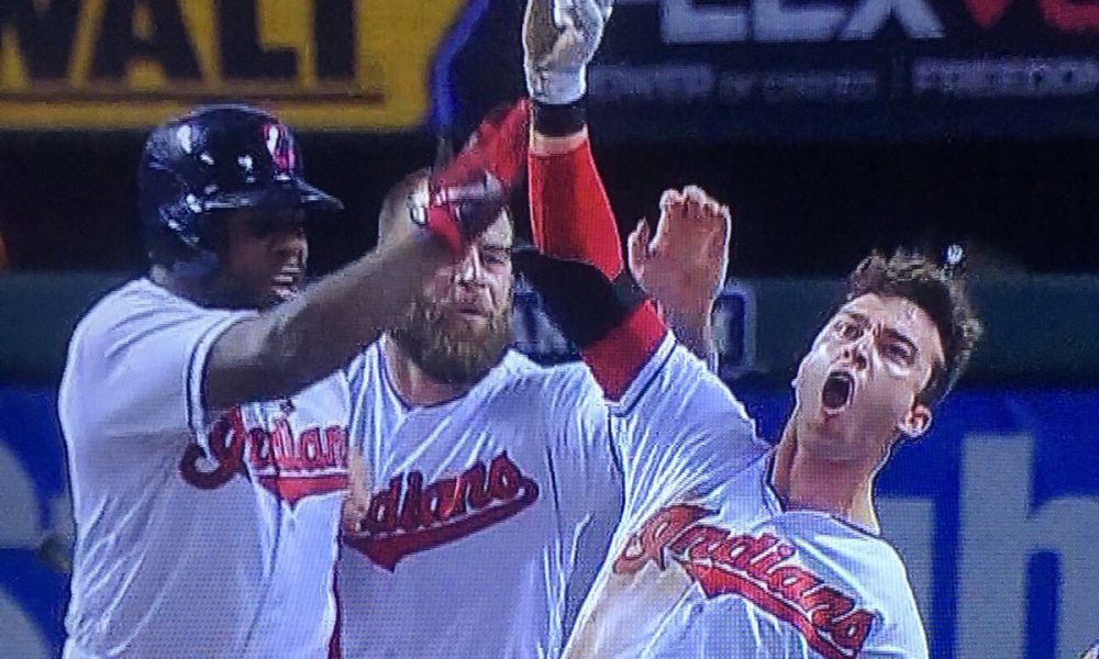 Naquin hits game-ending inside-the-park HR, Indians top Jays