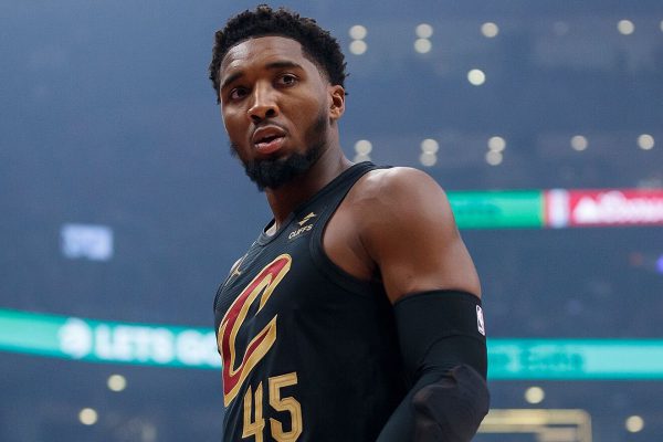 Donovan Mitchell scores 37, but LeBron James fuels Lakers' 4th