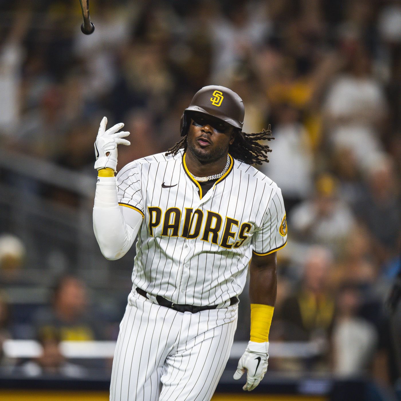 Cleveland Guardians Power Up with Addition of Josh Bell